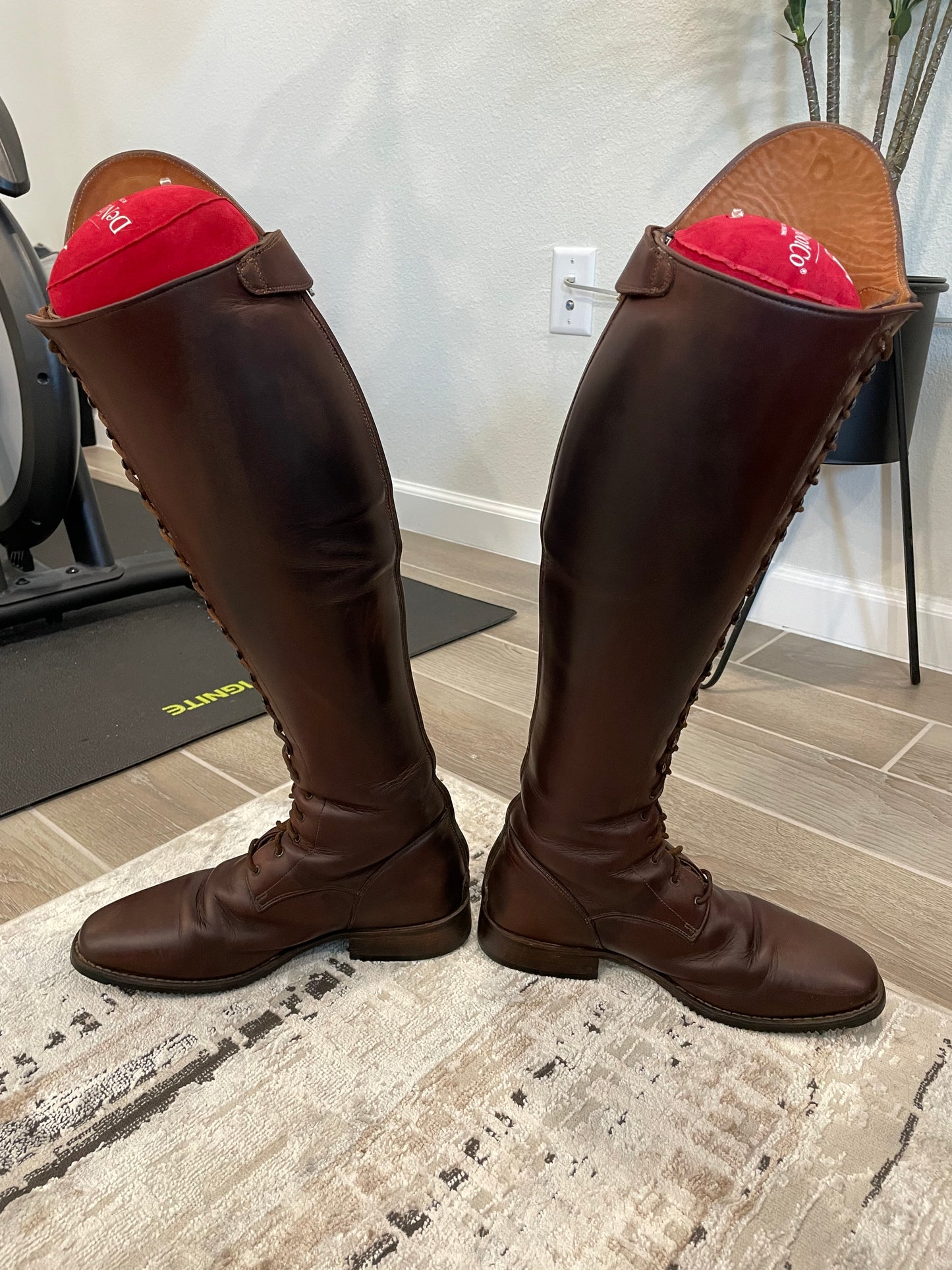 Deniro Lace Up Tall Boot - Back Zip 39 MA XL