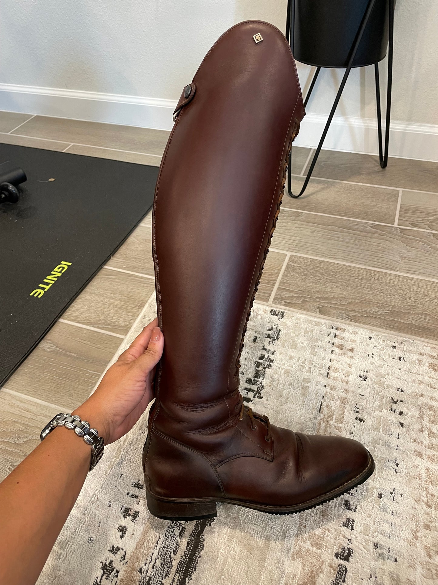 Deniro Lace Up Tall Boot - Back Zip 39 MA XL