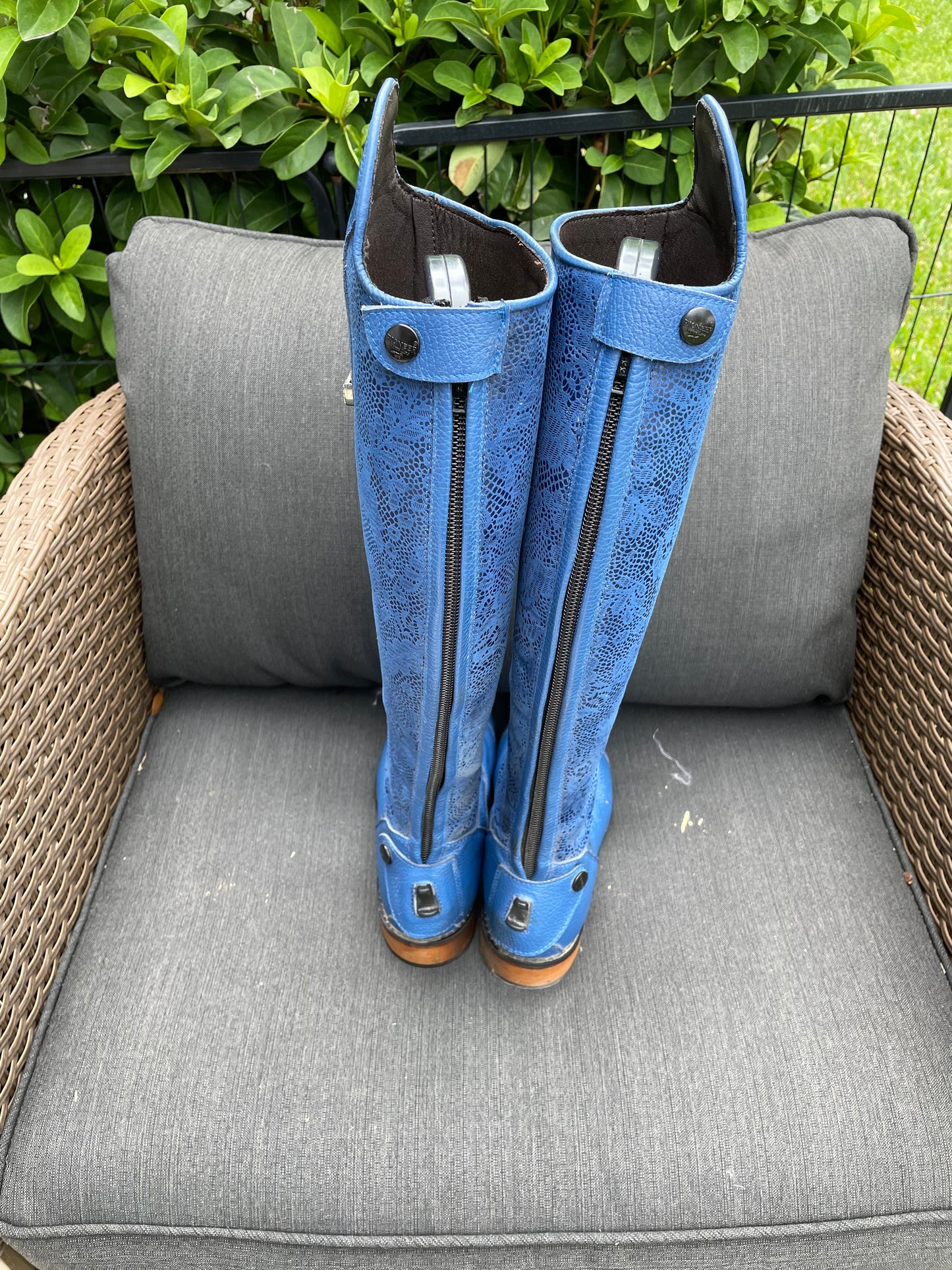 Pioneer Blue Boots - 37 Foot / 35.5 Calf / 44 Height