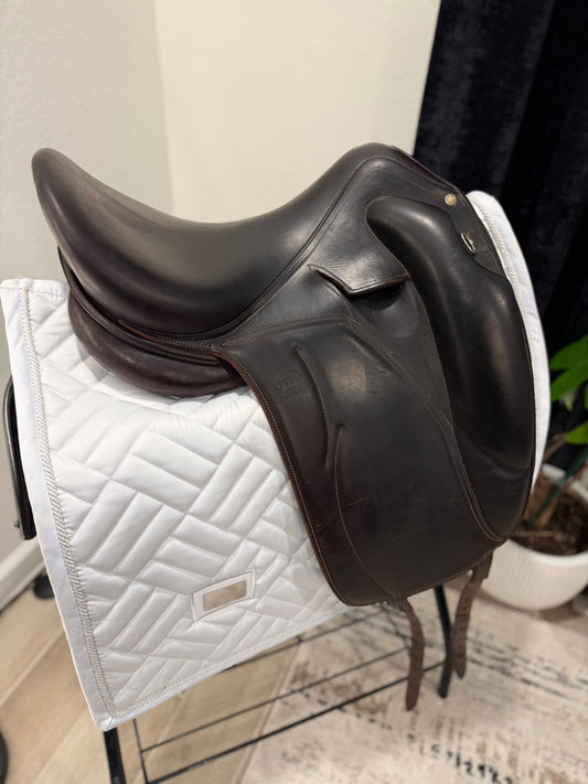2014 17.5” Devoucoux Mendia Dressage Saddle - Normal Tree - Brown