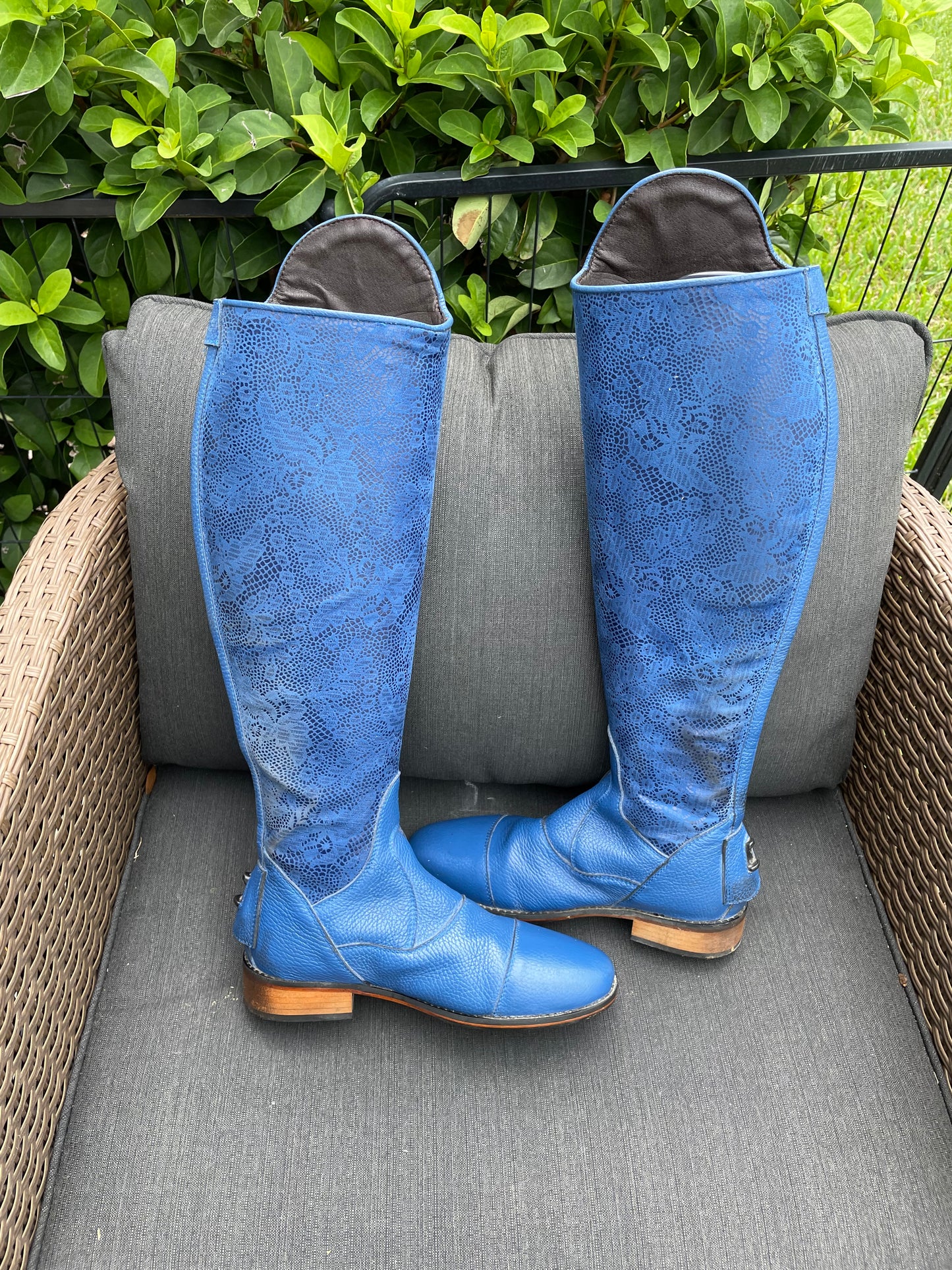 Pioneer Blue Boots - 37 Foot / 35.5 Calf / 44 Height