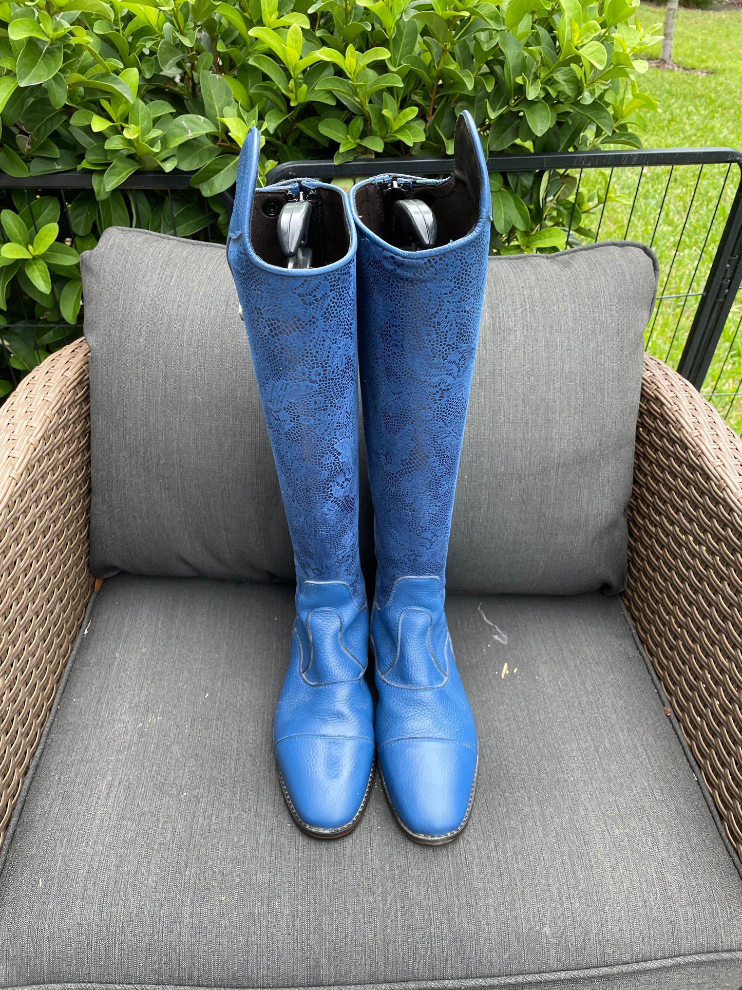 Pioneer Blue Boots - 37 Foot / 35.5 Calf / 44 Height