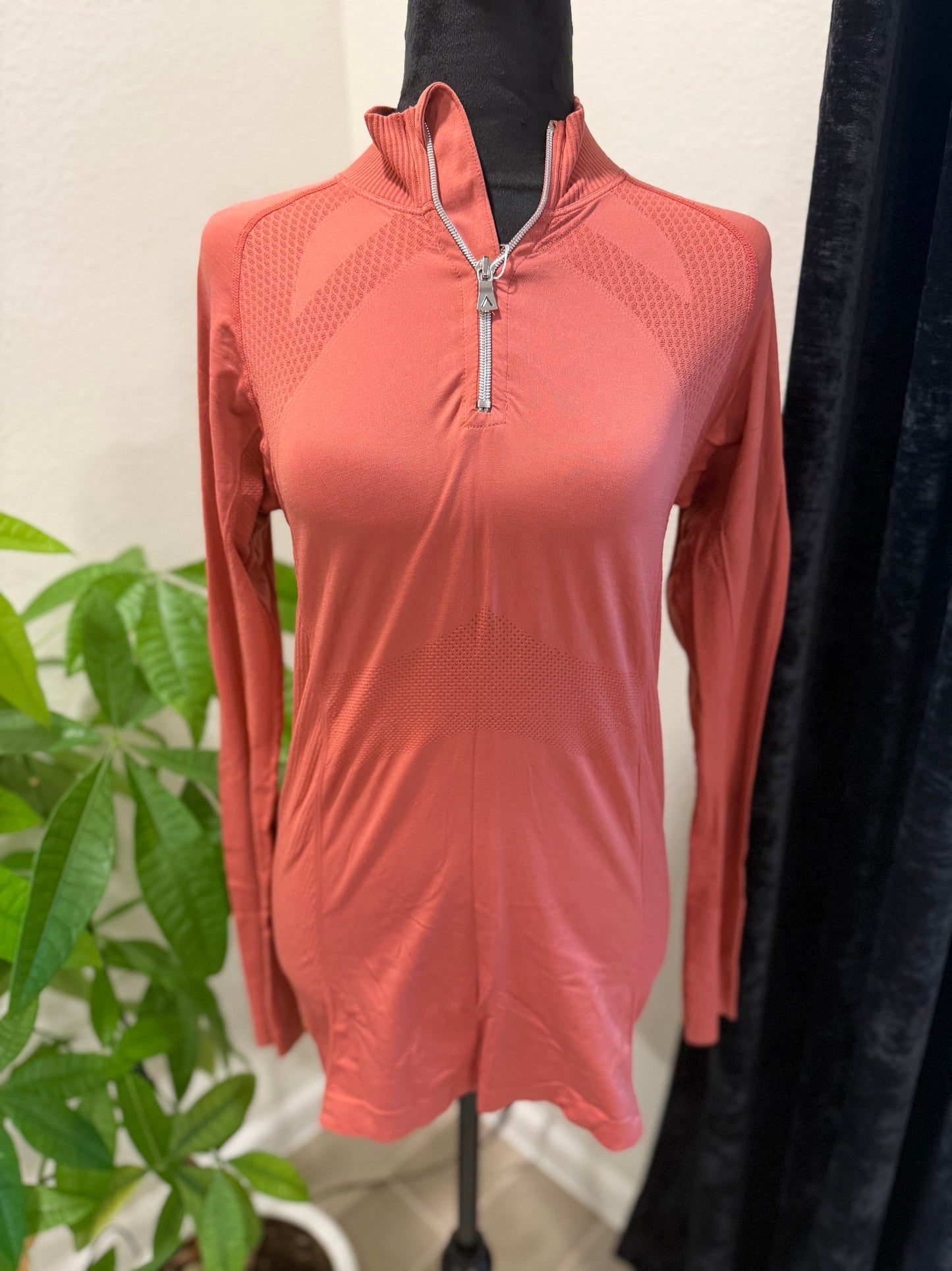 Anique Zippered Sport Shirt