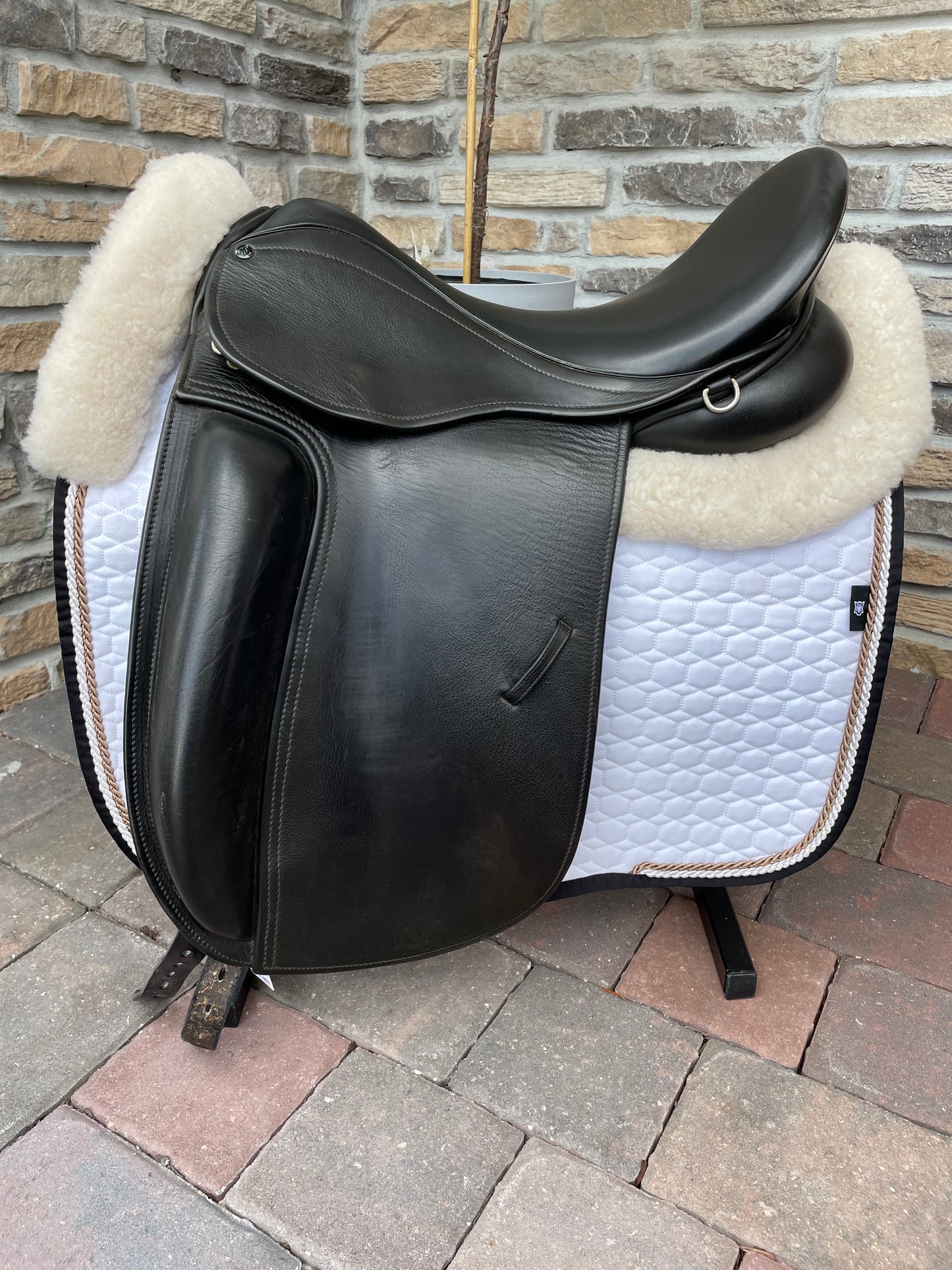 2014 County Fusion 17” Dressage Saddle - Medium Tree