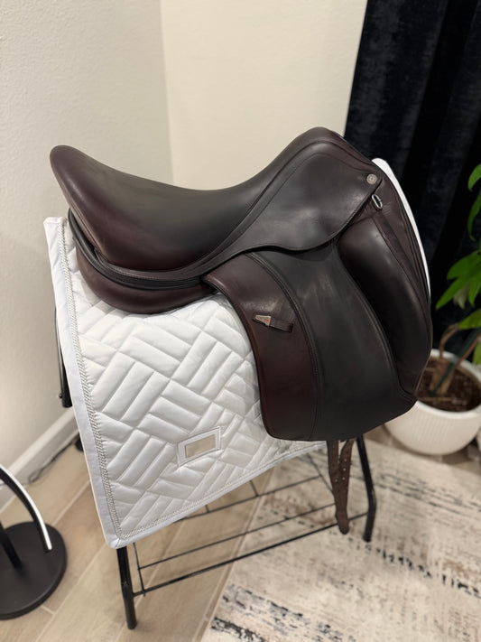 2018 Equipe Viktoria Brown Monoflap Dressage Saddle 18”