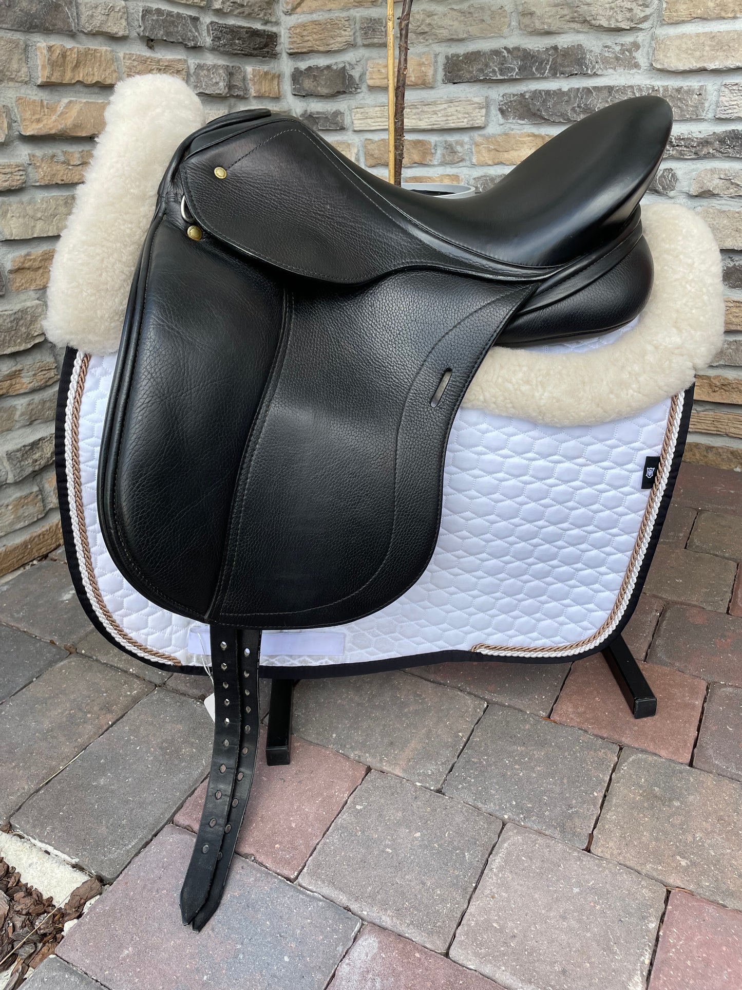 2007 17” Schleese Liberty Dressage Saddle - Medium Wide Tree