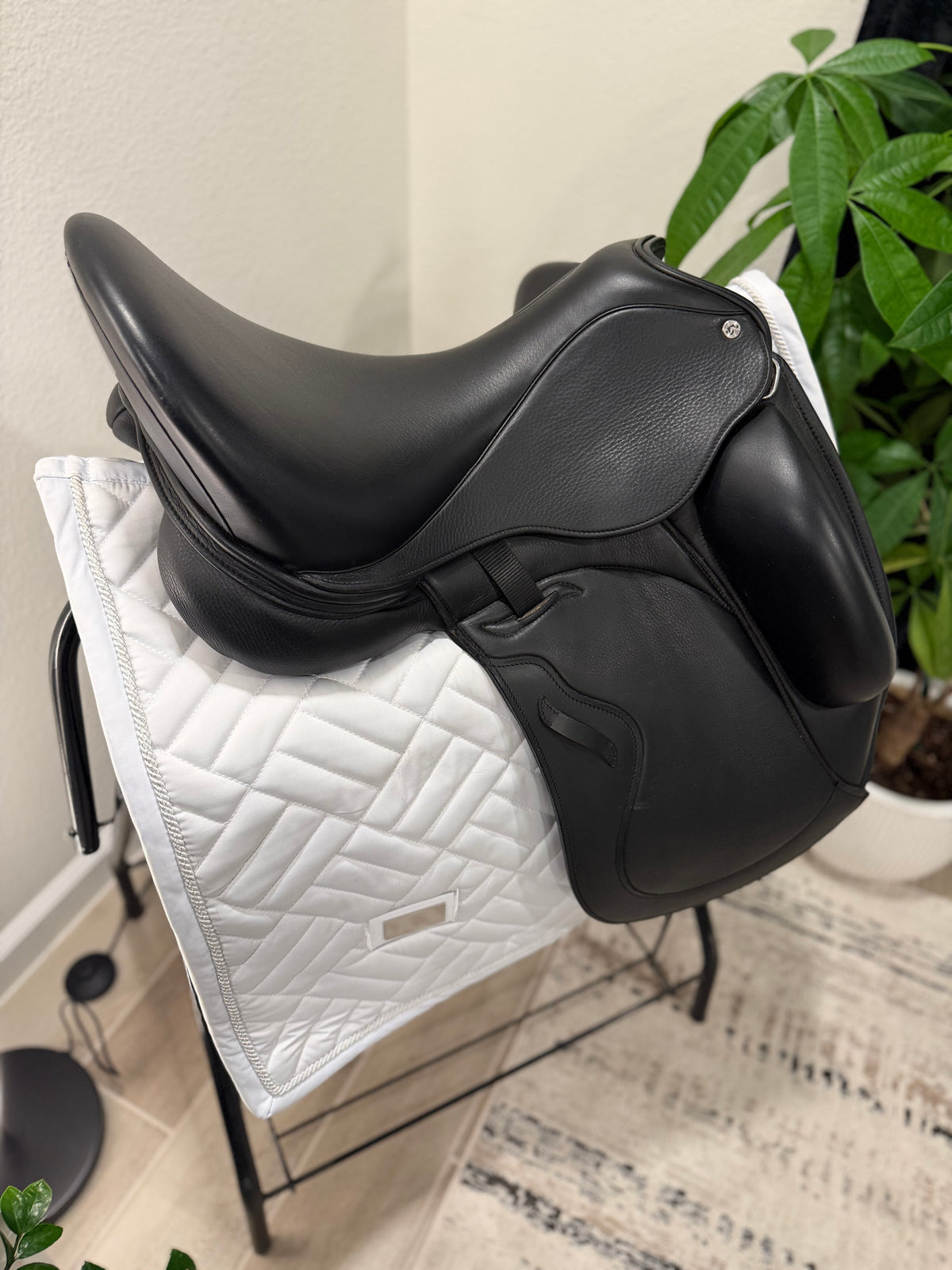 17.5” Envy Aurora Monoflap Dressage Saddle by Custom Saddlery