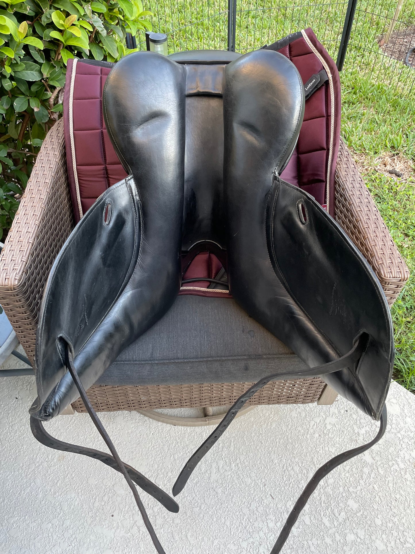 Takt 18” Dressage Saddle - Medium Wide/Wide Tree