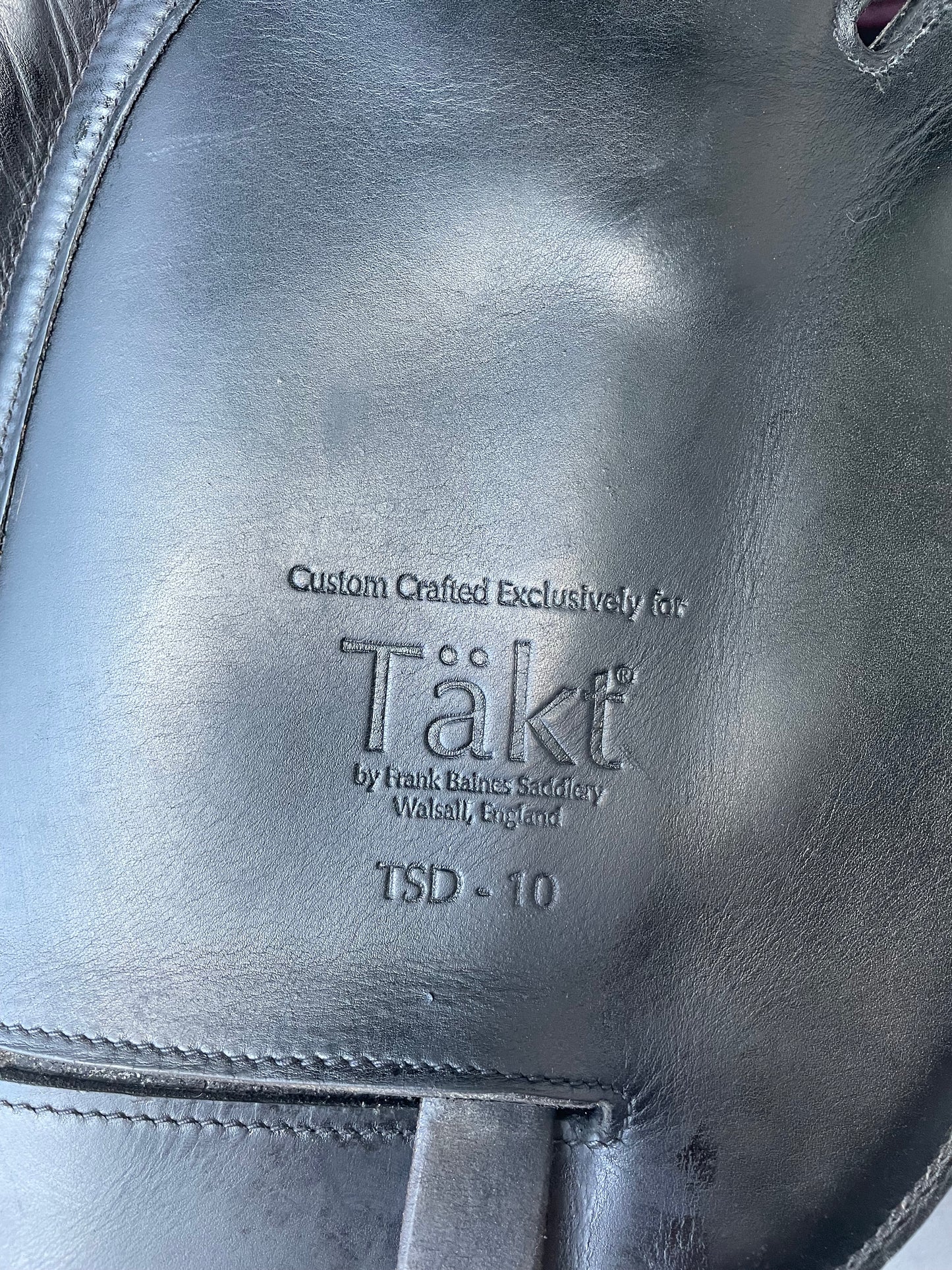 Takt 18” Dressage Saddle - Medium Wide/Wide Tree