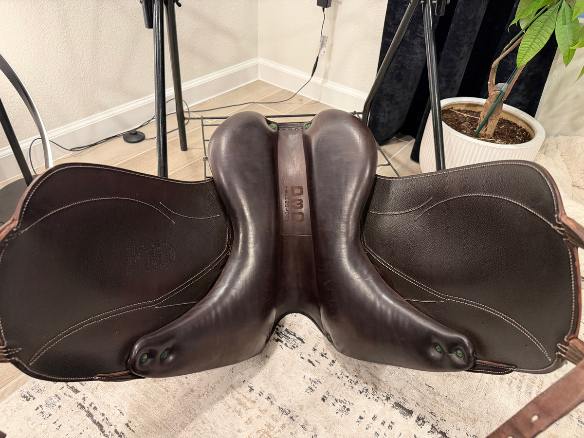 2014 17.5” Devoucoux Mendia Dressage Saddle - Normal Tree - Brown