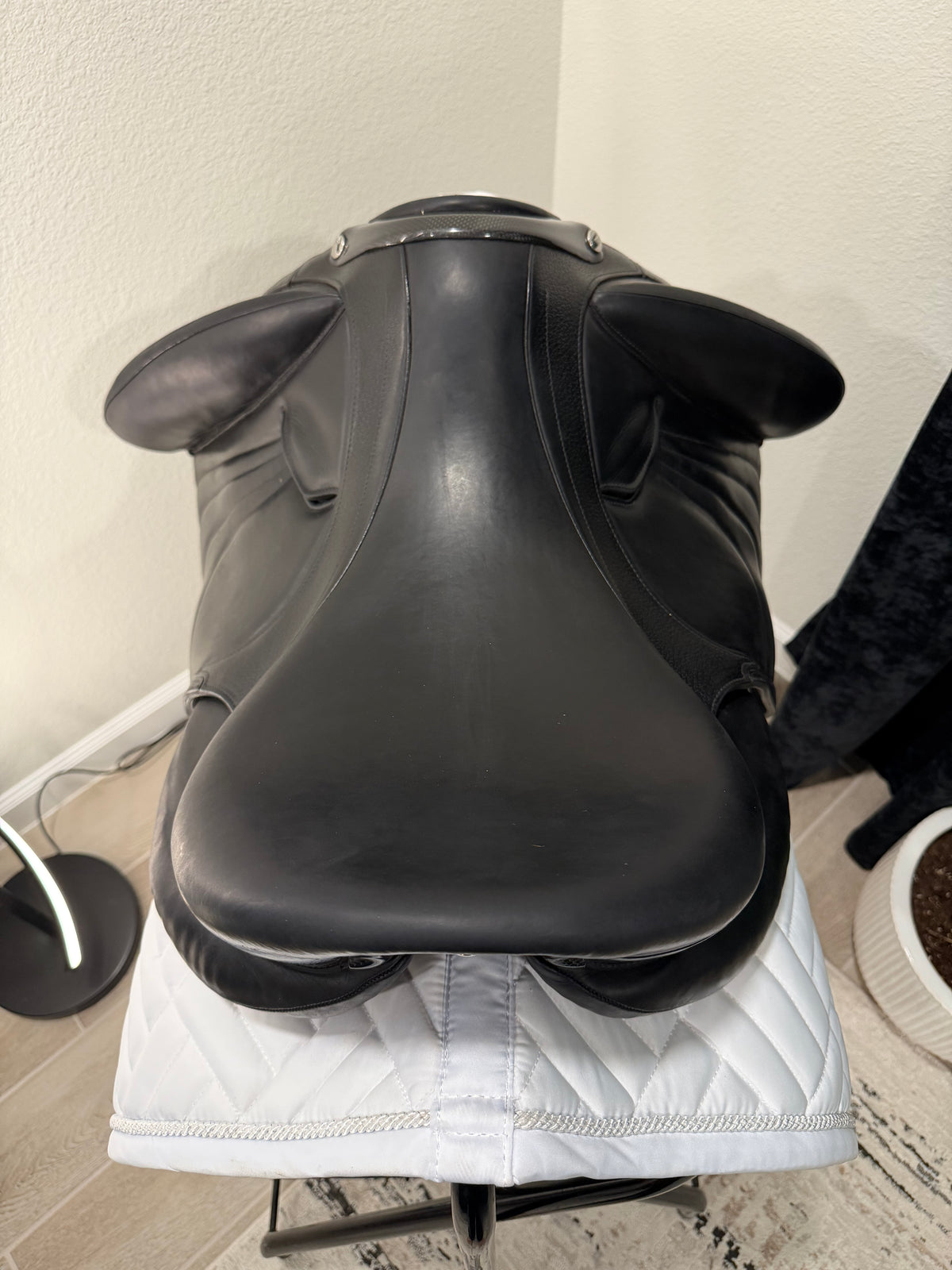 18-18.5” Devoucoux Makila Harmonie Black Dressage Saddle