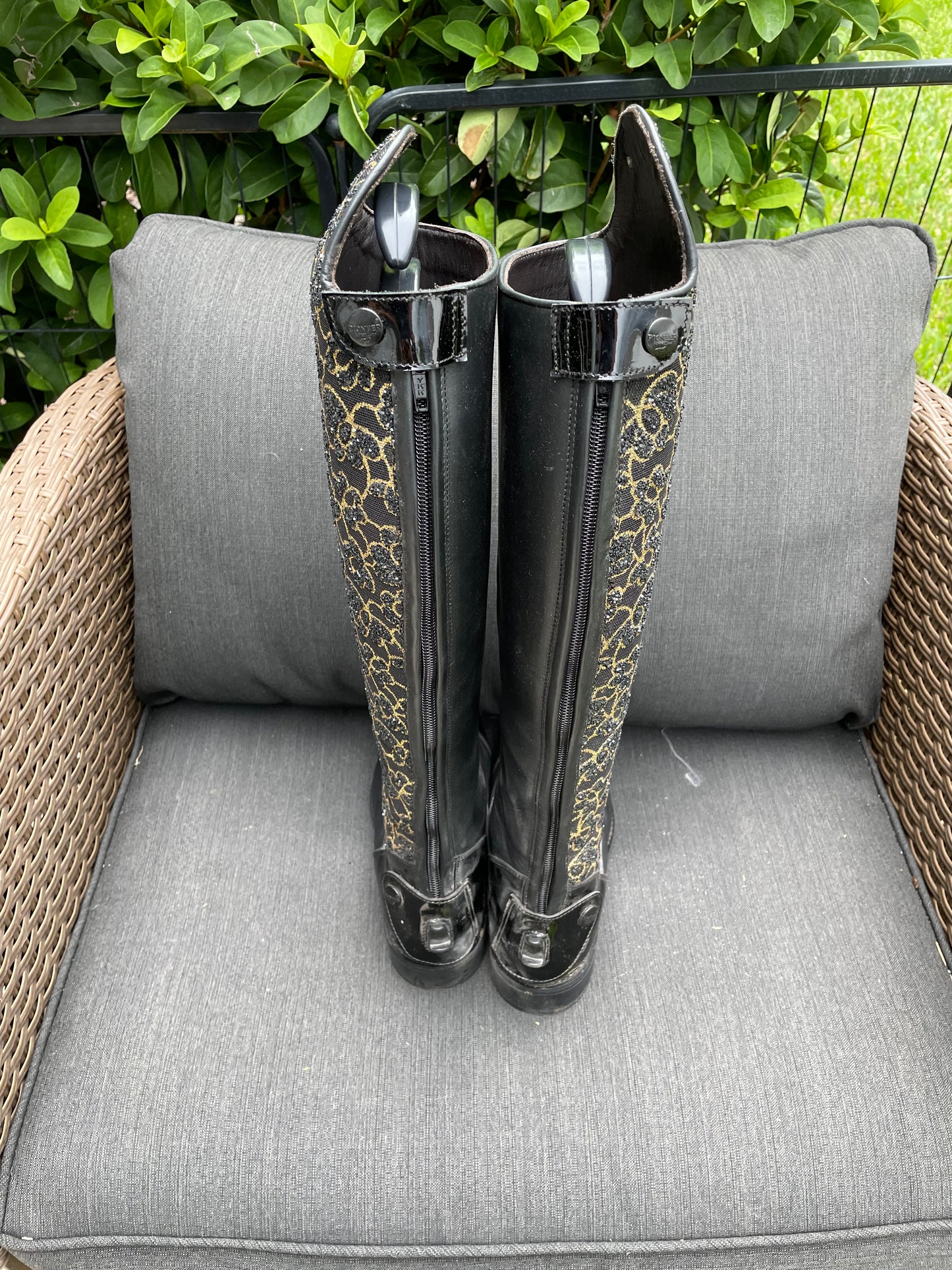 Pioneer Patent Black and Gold Boots - 37 Foot - 34 Calf - 42 Height