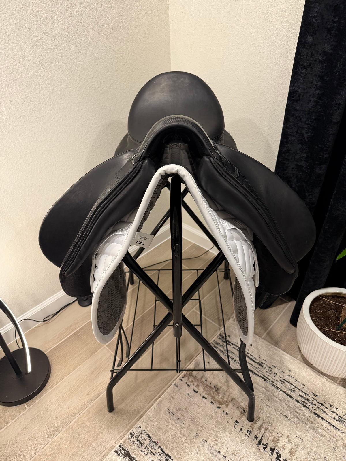 18-18.5” Devoucoux Makila Harmonie Black Dressage Saddle
