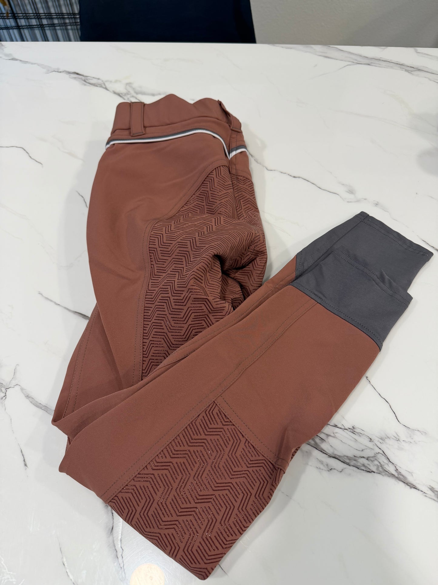 GhoDo Adena T600® Full Seat Breech Rosewood