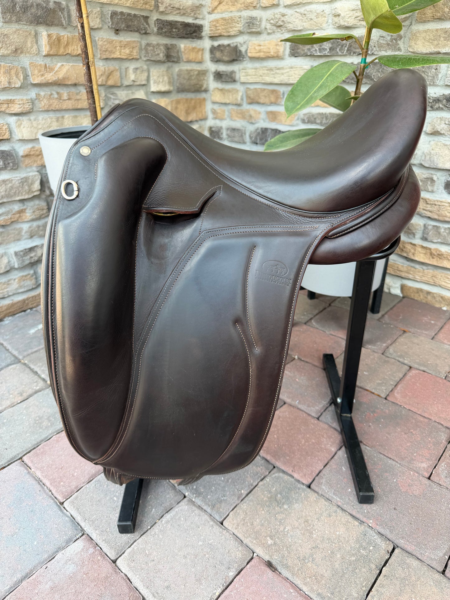 2014 17.5” Devoucoux Mendia Dressage Saddle - Normal Tree - Brown