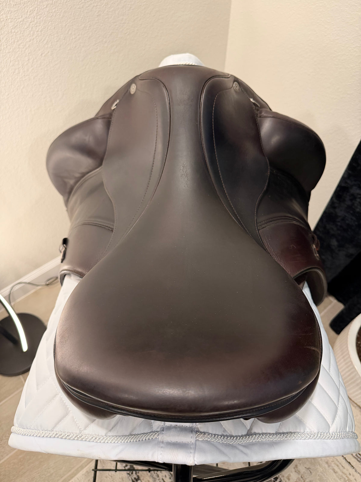 2018 Equipe Viktoria Brown Monoflap Dressage Saddle 18”