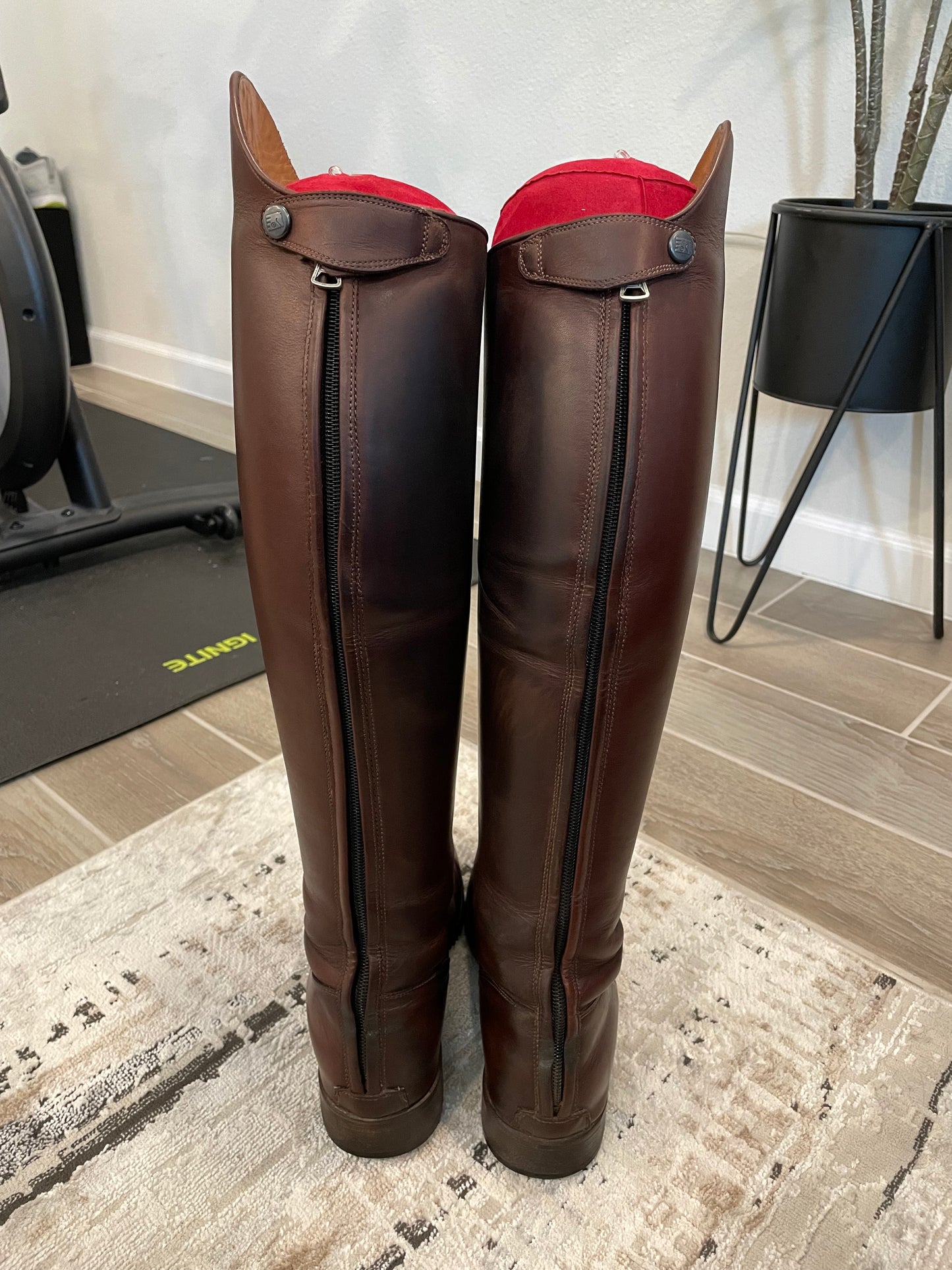 Deniro Lace Up Tall Boot - Back Zip 39 MA XL