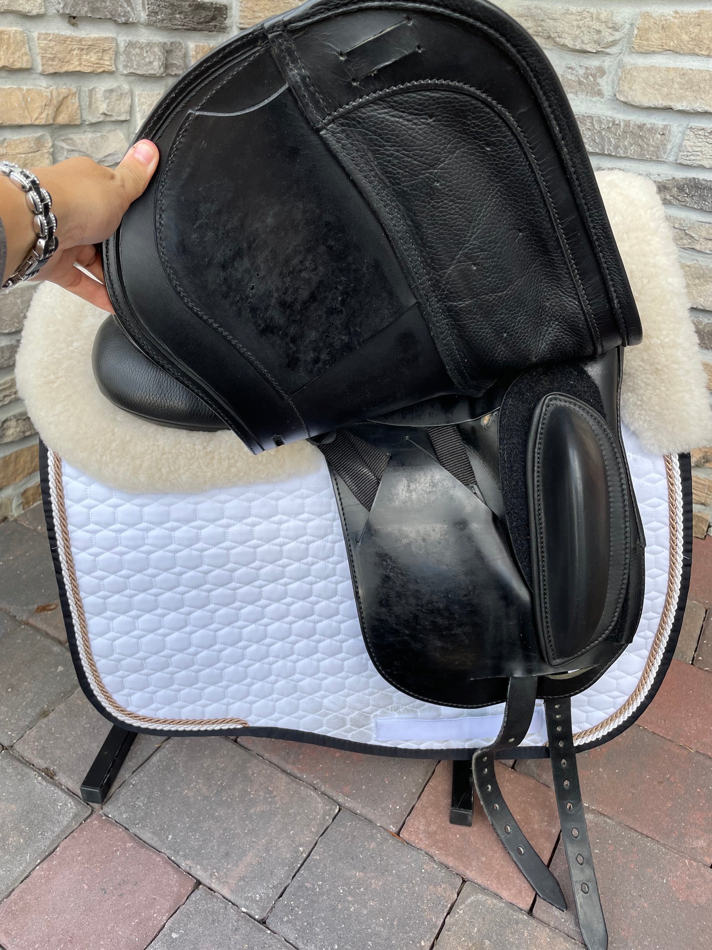 2007 17” Schleese Liberty Dressage Saddle - Medium Wide Tree