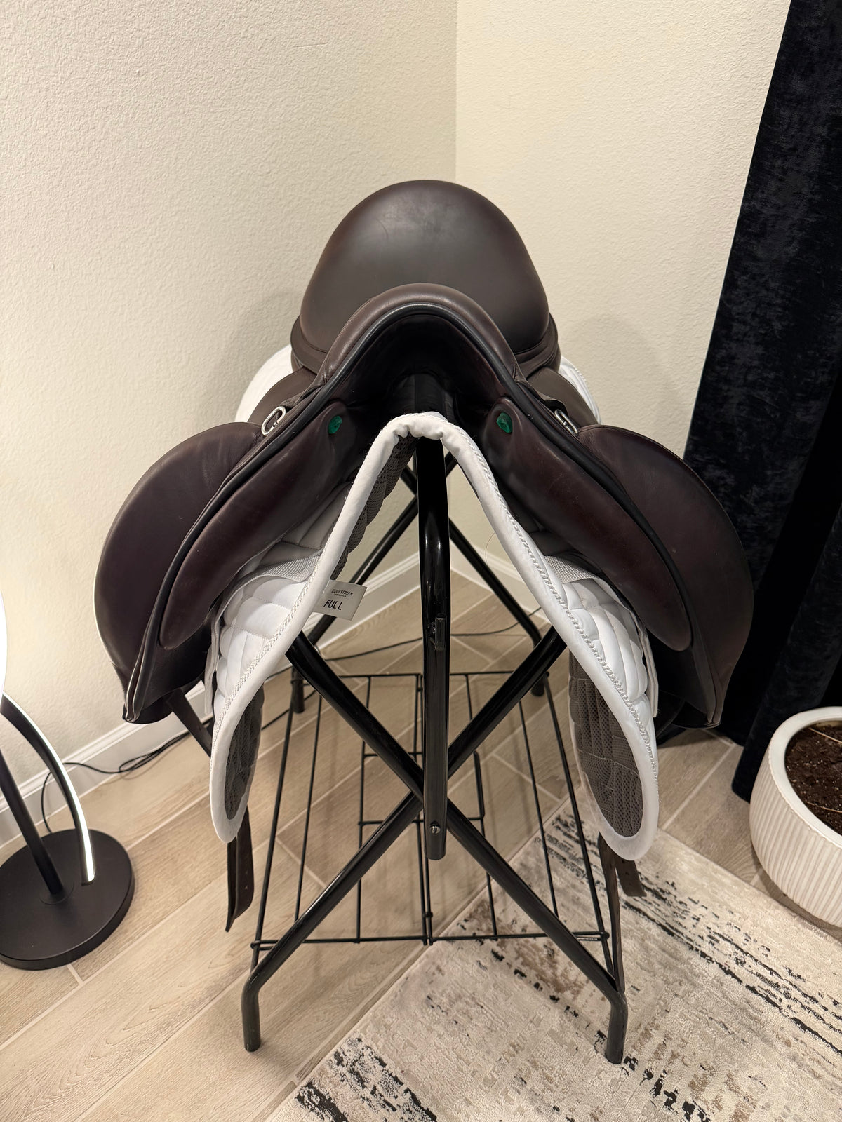 2018 Equipe Viktoria Brown Monoflap Dressage Saddle 18”