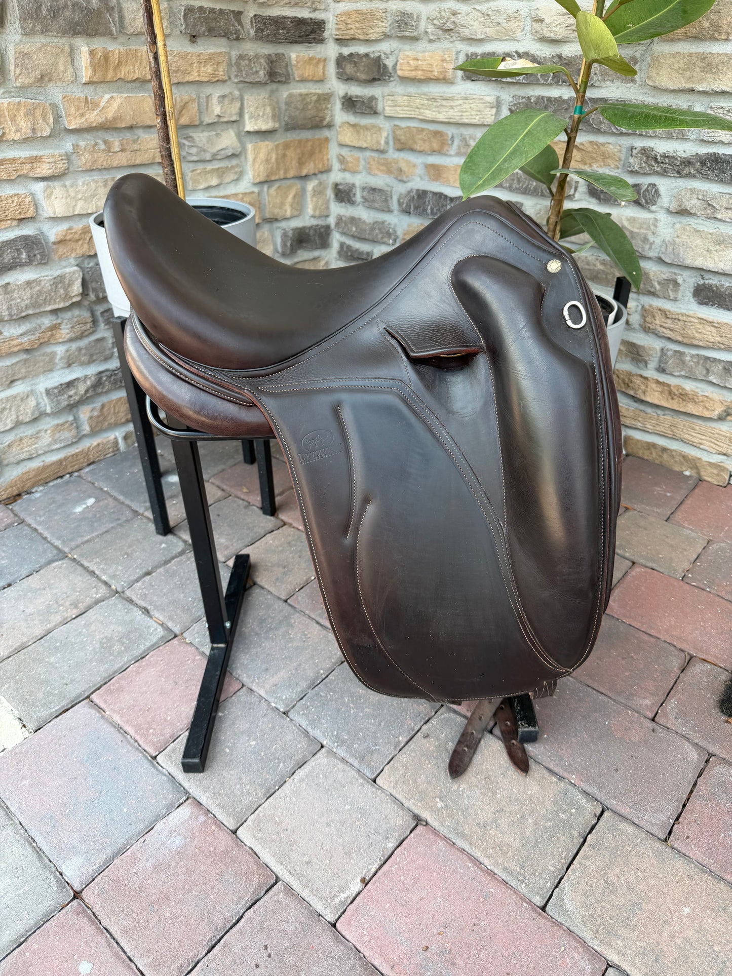 2014 17.5” Devoucoux Mendia Dressage Saddle - Normal Tree - Brown