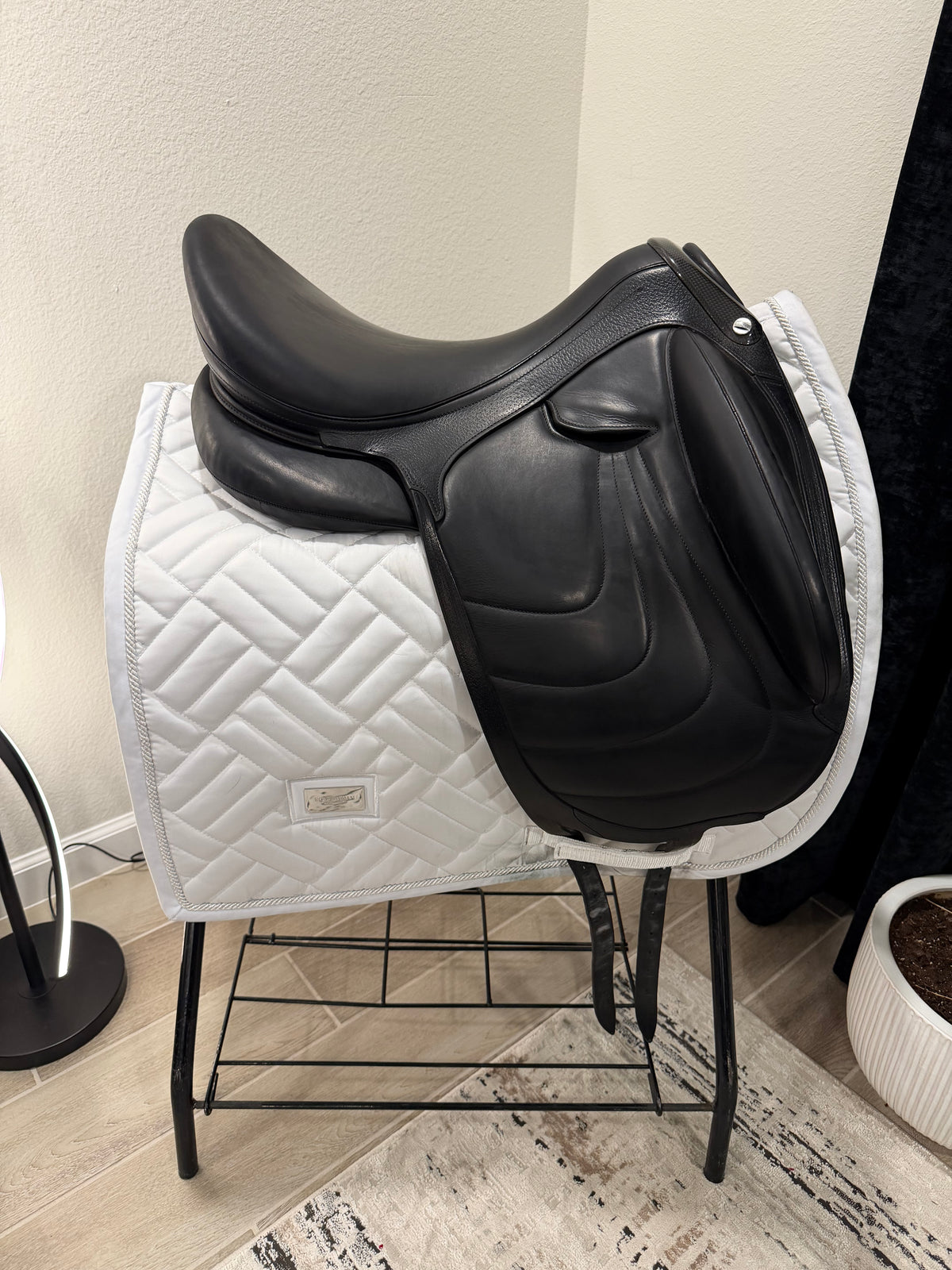 18-18.5” Devoucoux Makila Harmonie Black Dressage Saddle