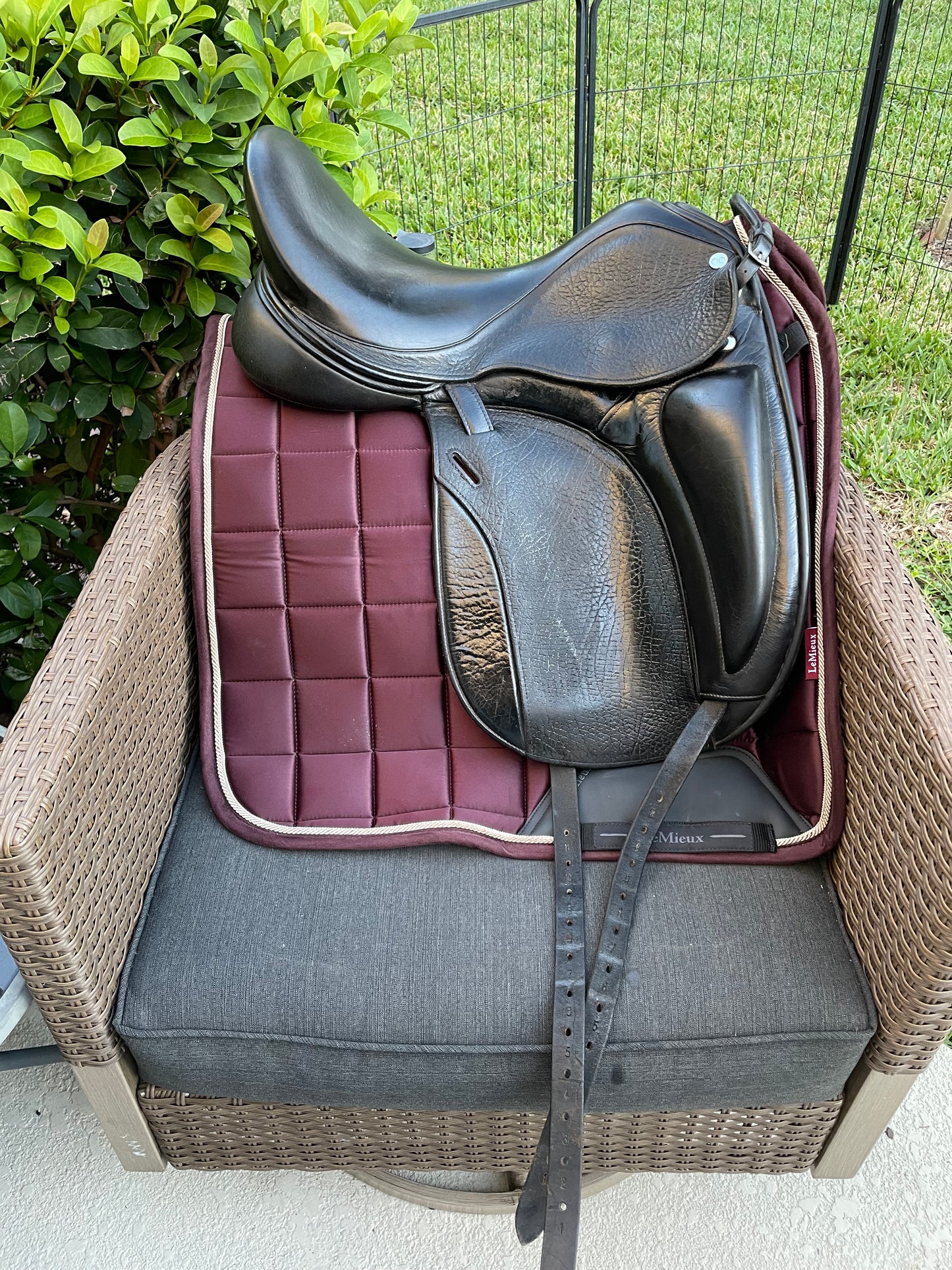 Takt 18” Dressage Saddle - Medium Wide/Wide Tree