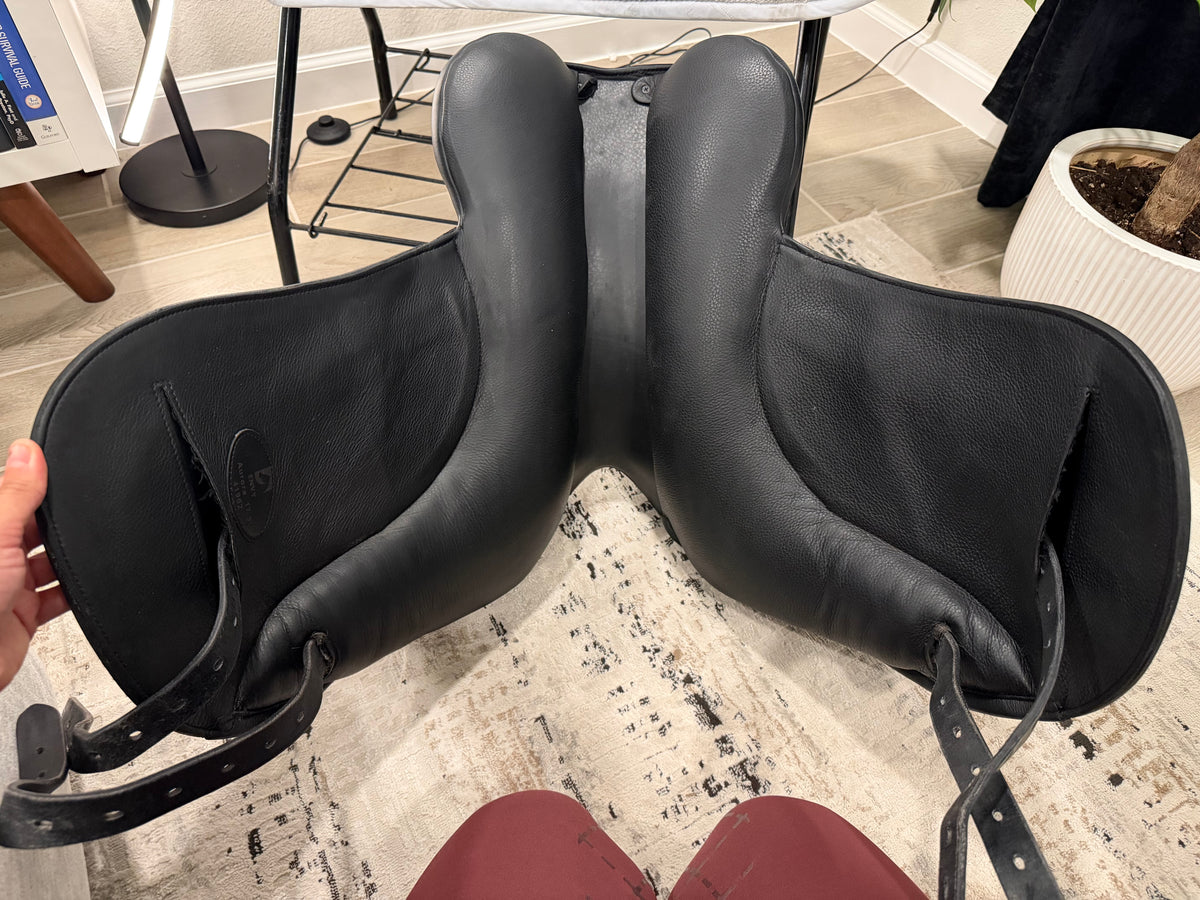 17.5” Envy Aurora Monoflap Dressage Saddle by Custom Saddlery