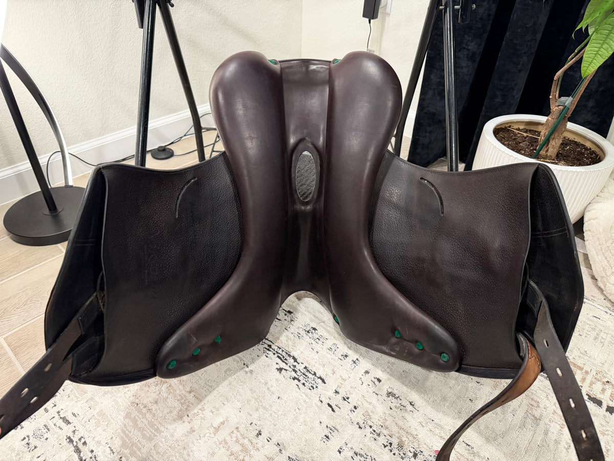 2018 Equipe Viktoria Brown Monoflap Dressage Saddle 18”