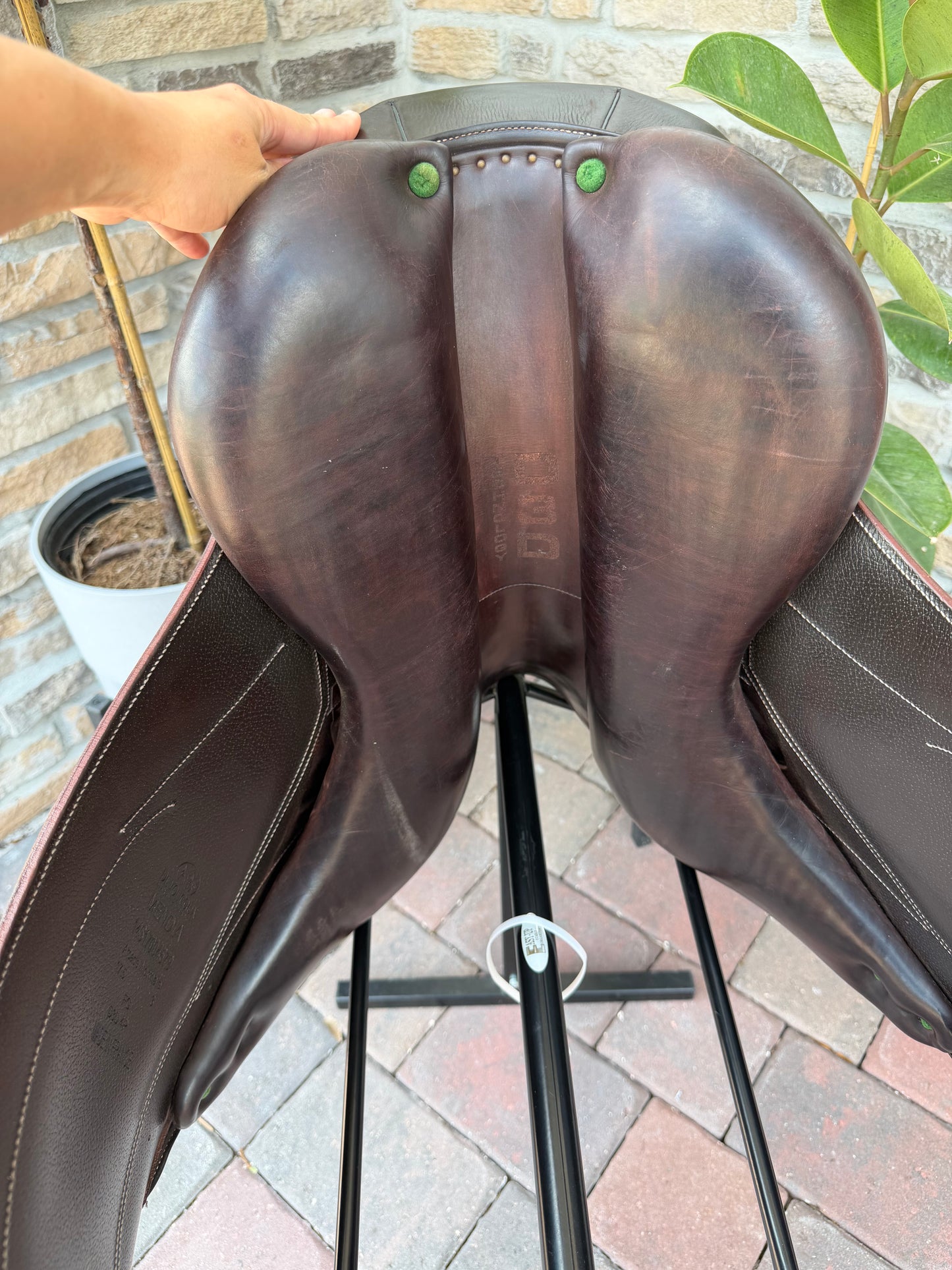 2014 17.5” Devoucoux Mendia Dressage Saddle - Normal Tree - Brown